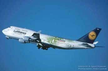 Un pilota sviene mentre l’altro è in bagno, aereo senza nessuno al comando per 10 minuti