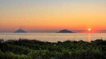 Viaggio all’Eolie: 5 indirizzi alla scoperta dell’arcipelago vitivinicolo