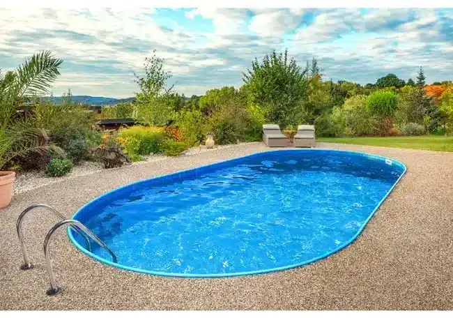 Installare una piscina fuori terra nel giardino di casa