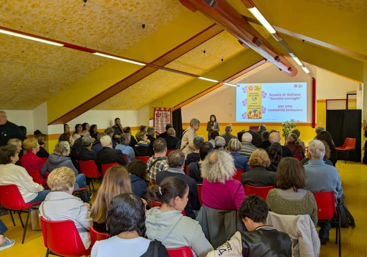 Magenta: inaugurata la scuola per stranieri nel ricordo di Aurelio Livraghi e con il ritorno di don Giuseppe