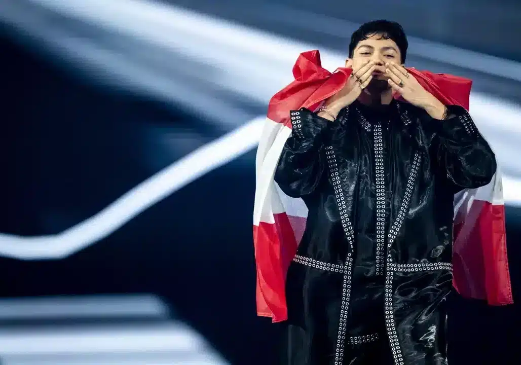 Faccia da Eurovision !!! Non ti curar di loro. Di Max Moletti