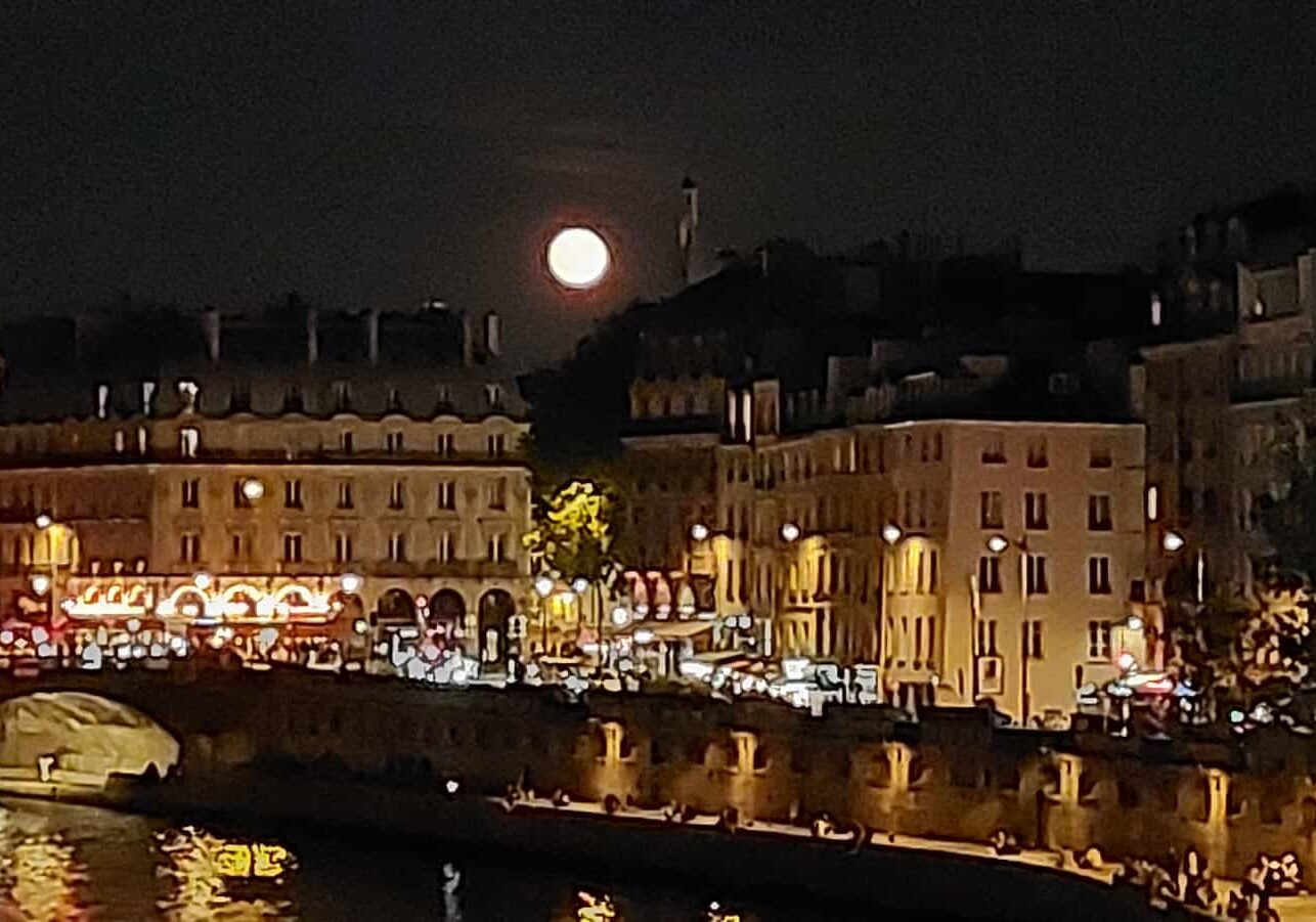 Faccia da seconda volta a Parigi:  i mezzi pubblici e un angelo con la divisa che mi salva