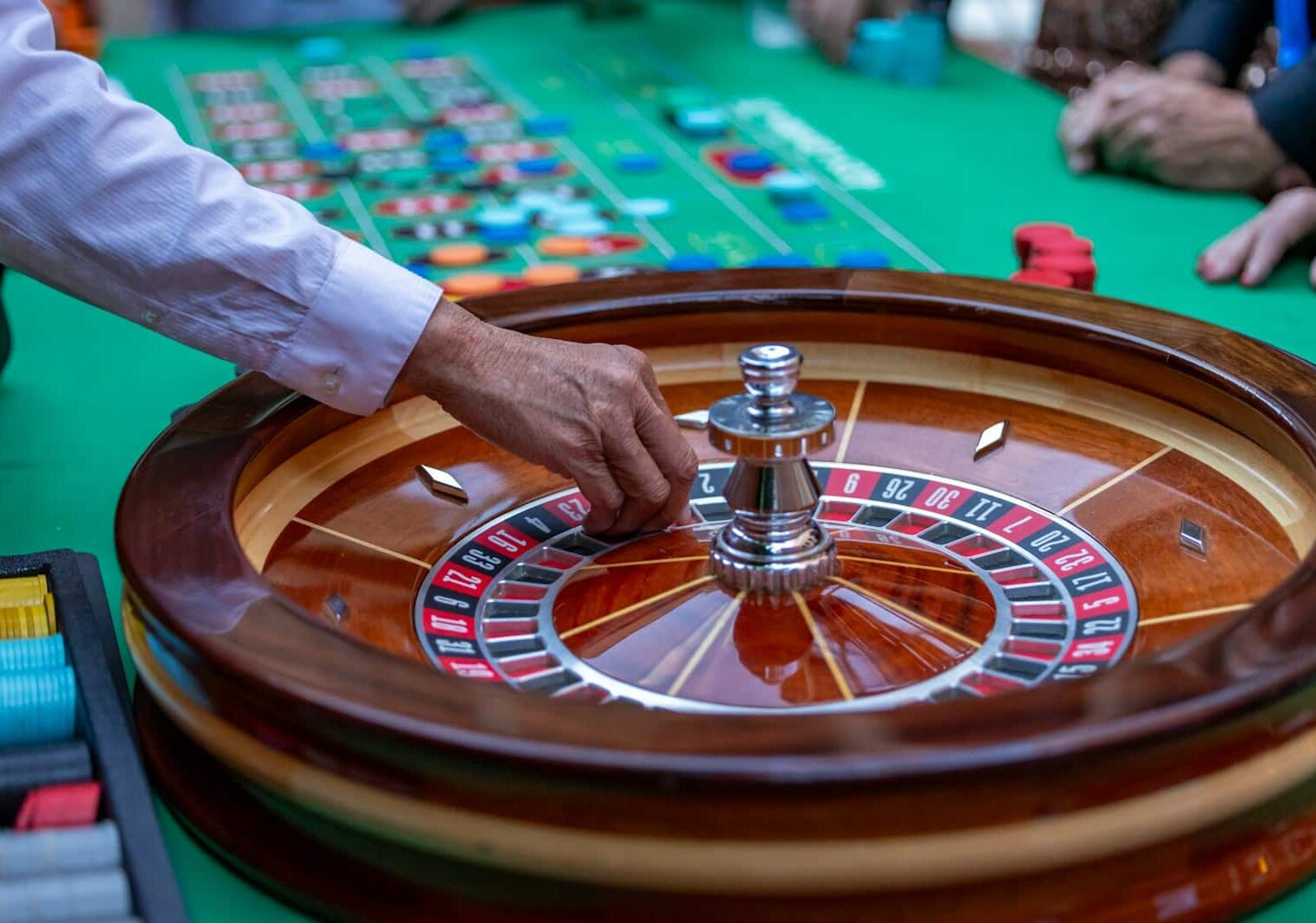 La situazione attuale dei casinò in Svizzera dopo la chiusura a St. Moritz: le conseguenze economiche e non solo