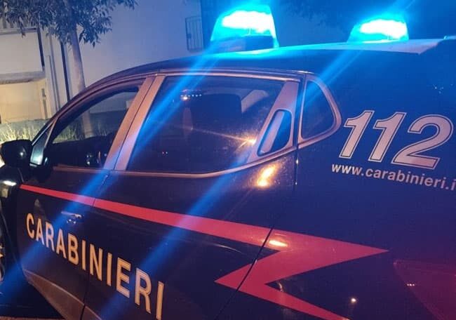Motta Visconti: sorpresa dai Carabinieri mentre cede cocaina, arrestata