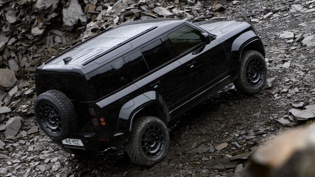 Defender OCTA Black, la rock star 4×4