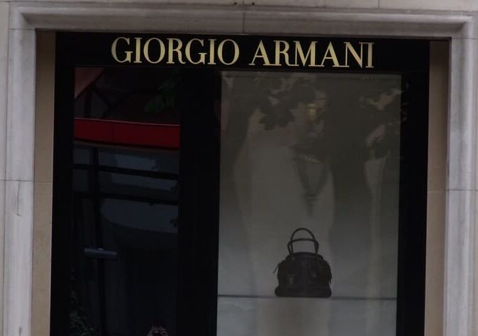 Armani, rallenta la macchina del lusso: ricavi e utili in calo per le controllate G.A. Operations e Retai