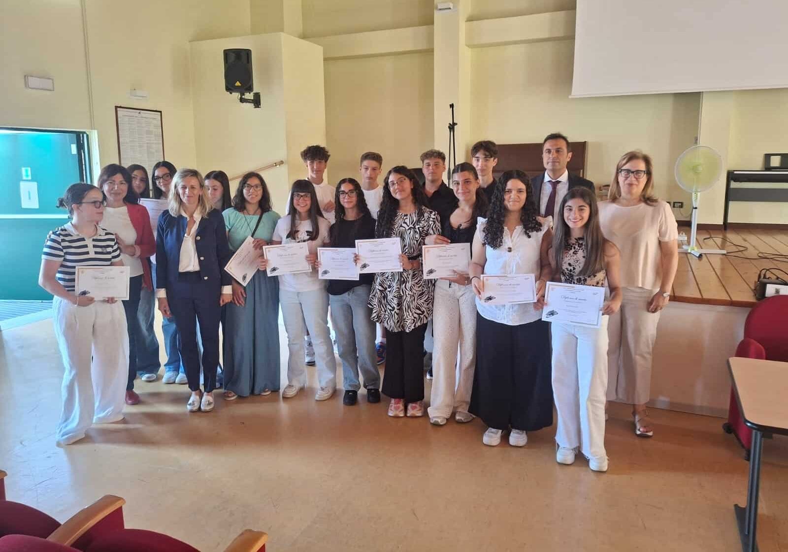 Sarpom Trecate: consegnate le borse di studio