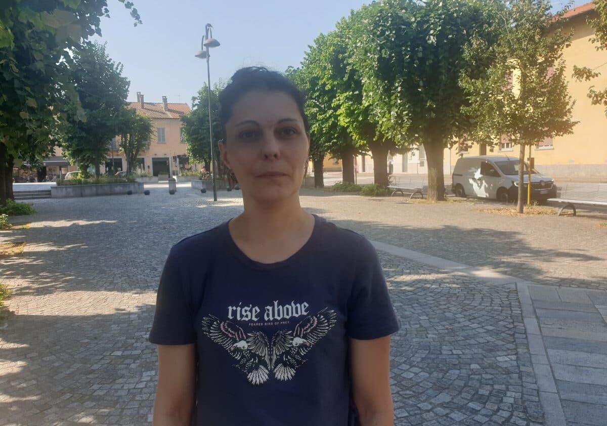 Patrigno condannato per maltrattamenti su 4 bimbi, la compagna: “Tutto falso, faremo appello per avere giustizia”