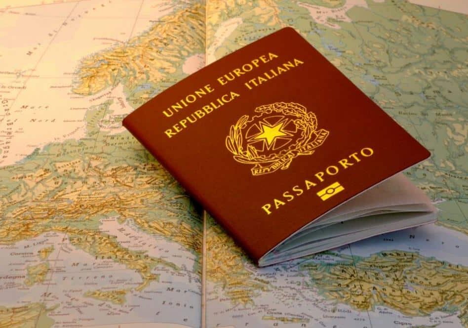 Faccia da passaporto, una giornata di corsa