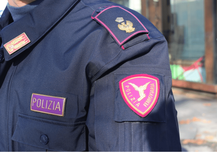Rapinato e accoltellato alla gola a San Giuliano Milanese. L’ira di Decorambo