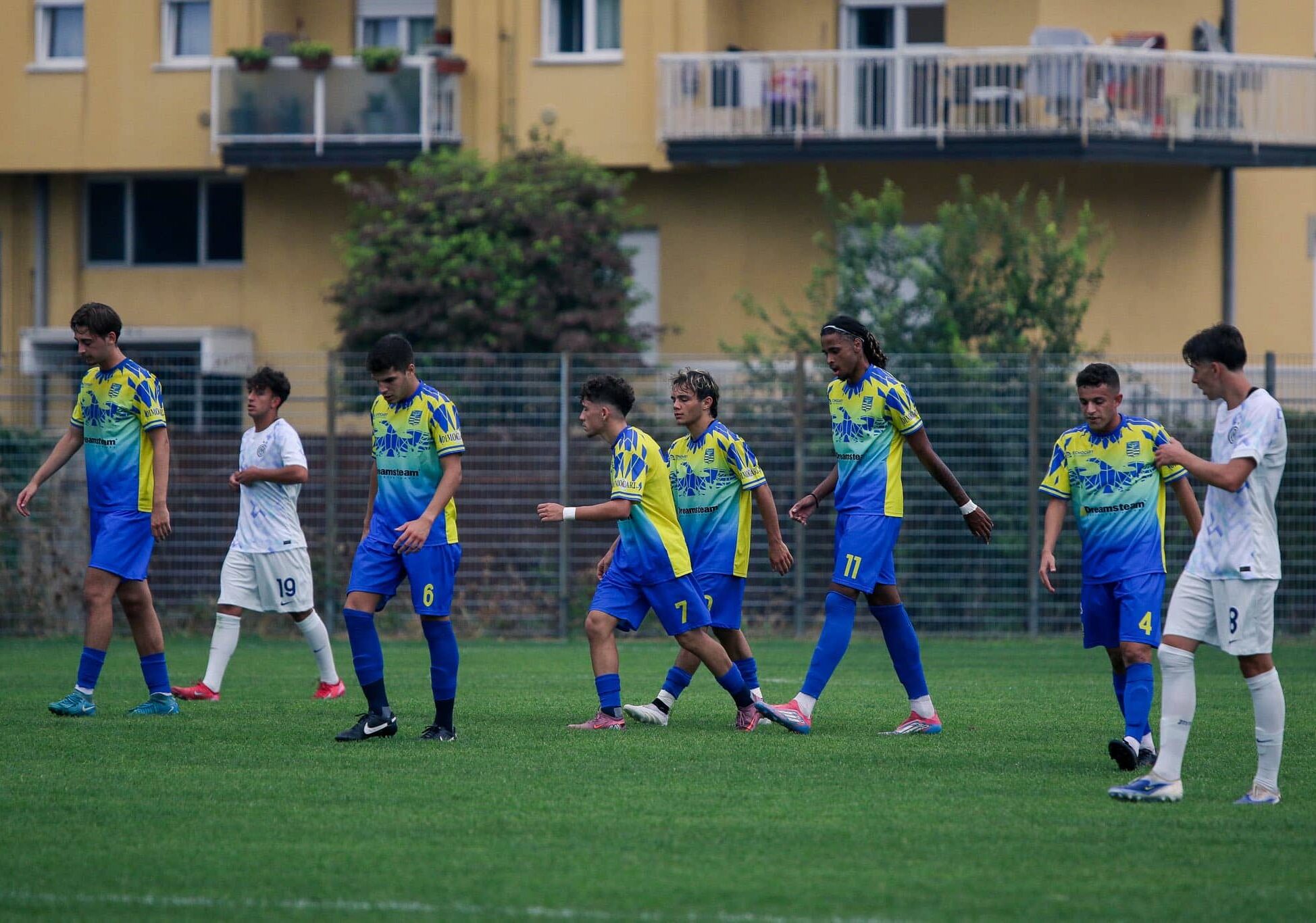 Calcio, Eccellenza. Il Magenta cade in Brianza. Adesso serve voltar pagina