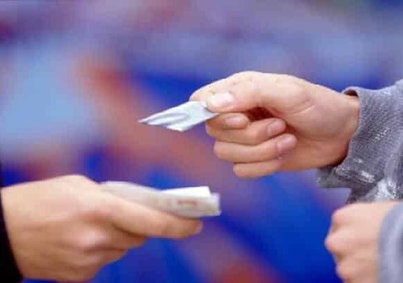 Abbiategrasso nel degrado: spaccio al parco della Folletta, arrestato 19enne