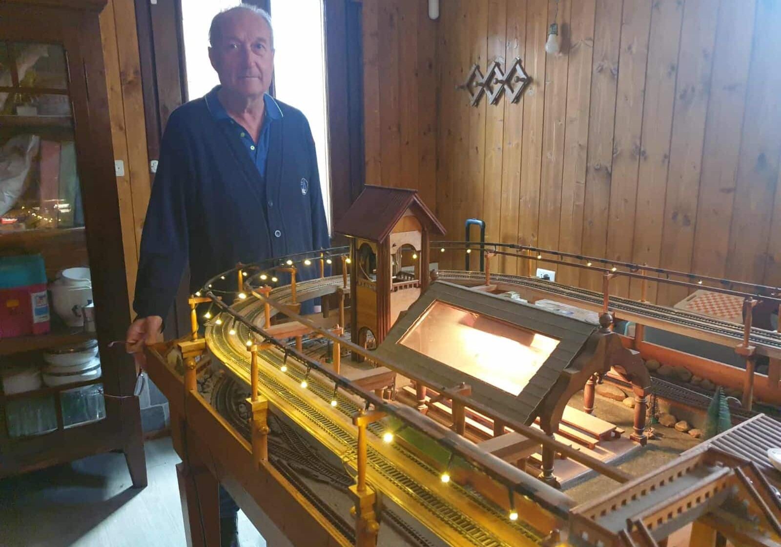 Magenta: Alberto Colombo, il falegname che ha costruito una ferrovia in miniatura che piace a grandi e piccoli