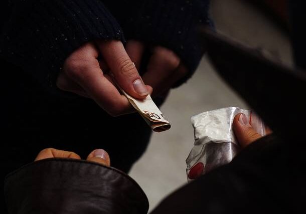 Droga: operazione polizia in varie province, a Milano 51 arresti