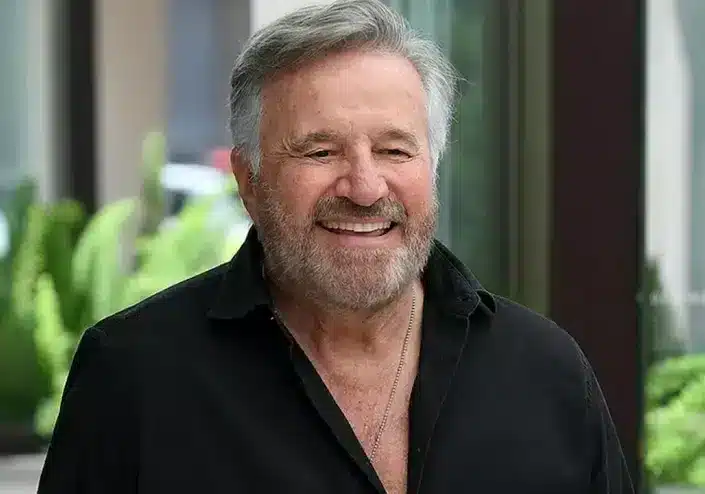Faccia da Christian e la vita spensierata ….tanti auguri a Christian De Sica