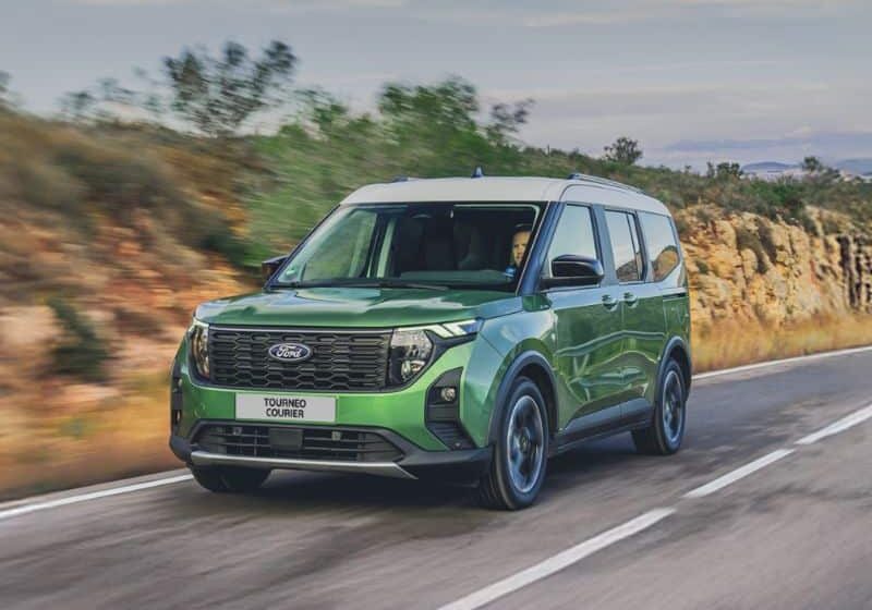 Ford Tourneo Courier Il multispazio compatto che unisce lavoro, famiglia e libertà.