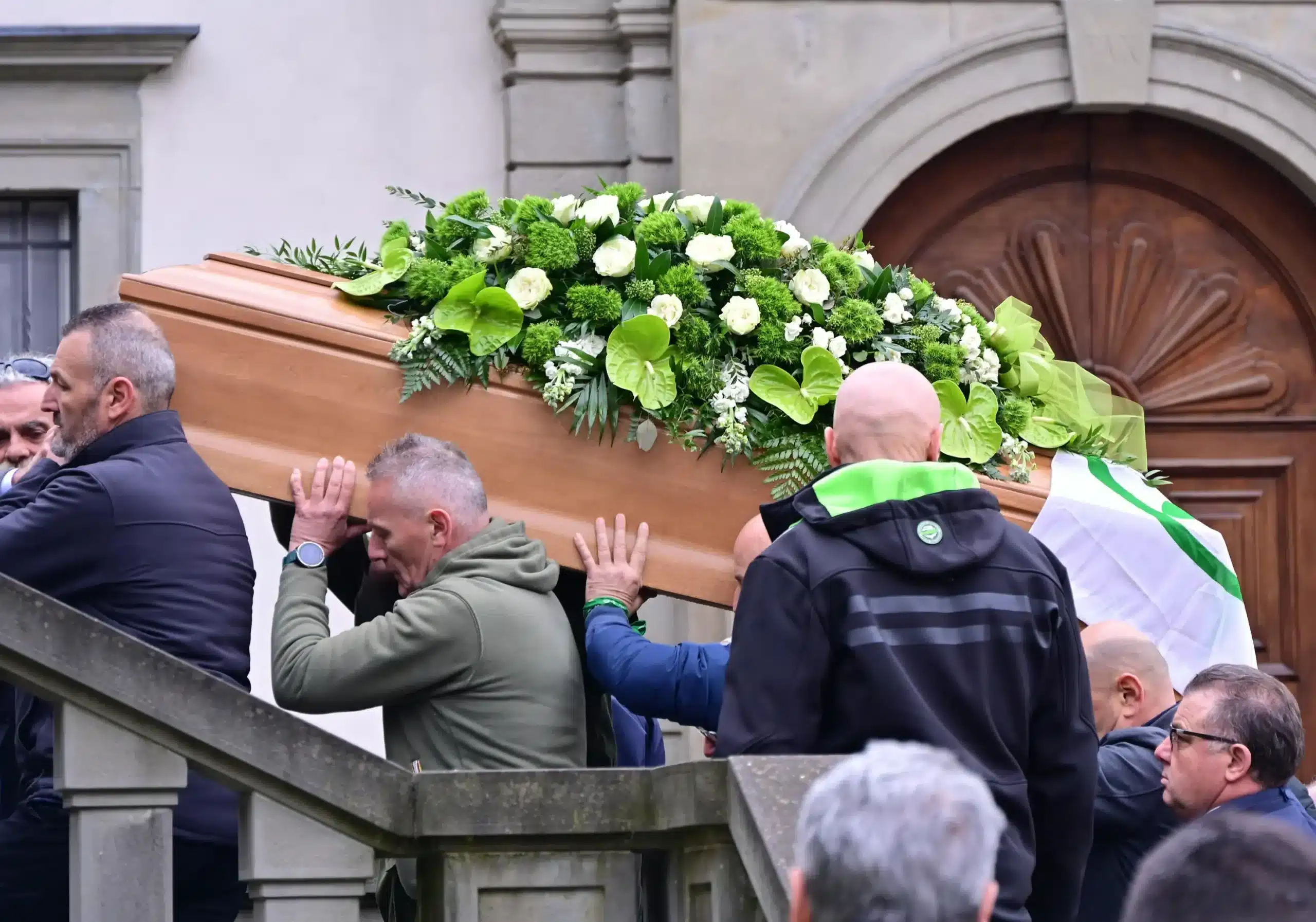 Tante Leghe e un Capo: il popolo padano a Pontida dà l’addio a Bossi