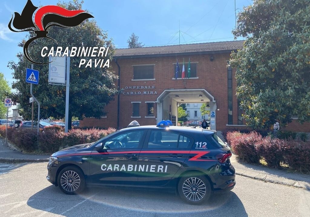 Casorate Primo, danneggia la struttura esterna all’ospedale Carlo Mira poi minaccia ed offende gli operatori militari e sanitari