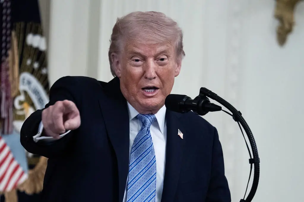 Trump sente von der Leyen “L’Ue ha tempo fino al 4 luglio per il rispetto degli accordi o i dazi saliranno”