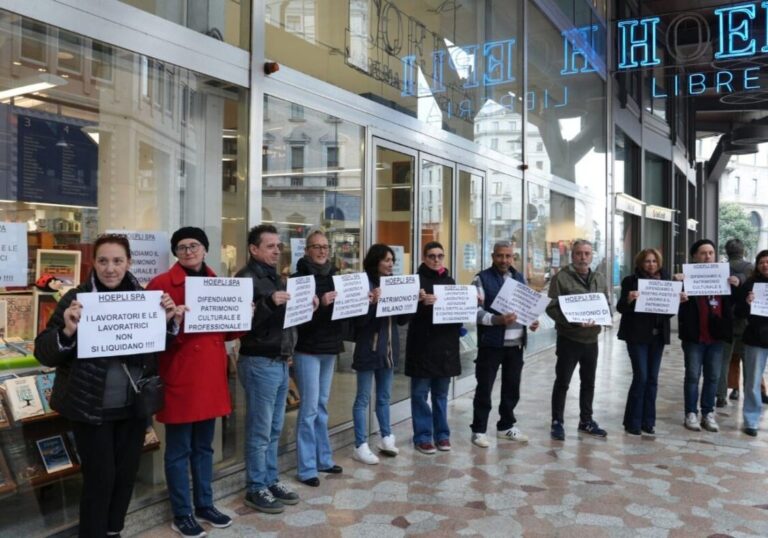 Chiude la storica libreria Hoepli una ferita per tutto il panorama culturale lombardo