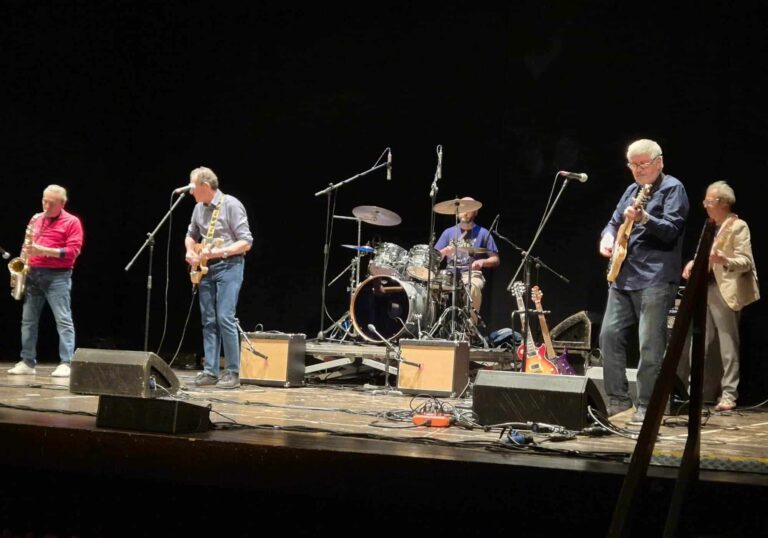 Grande musica e solidarietà: il Teatro Lirico di Magenta fa il pieno di applausi per l’AICIT