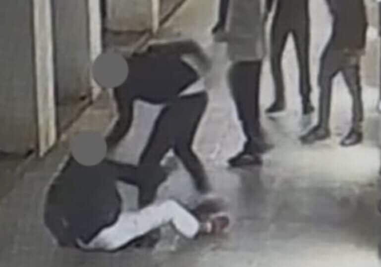 Milano: accoltellato in corso Como, 20 anni di carcere ad aggressori e risarcimenti da 500mila euro