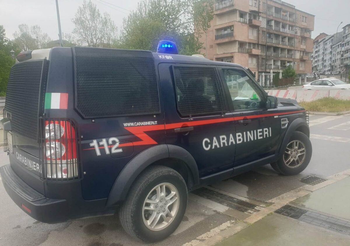 Kosovo: Il muro invisibile di Mitrovica presidiata dai Carabinieri e intervista al presidente dell’UCK