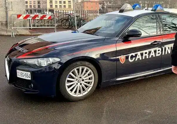 32enne ruba in oratorio a Ceriano Laghetto