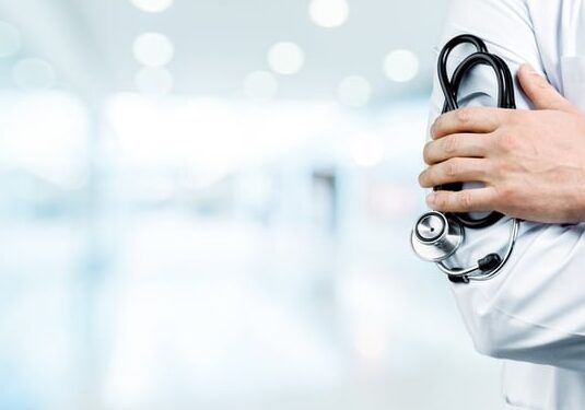 A Como medico di base condannato per violenza sessuale su una paziente