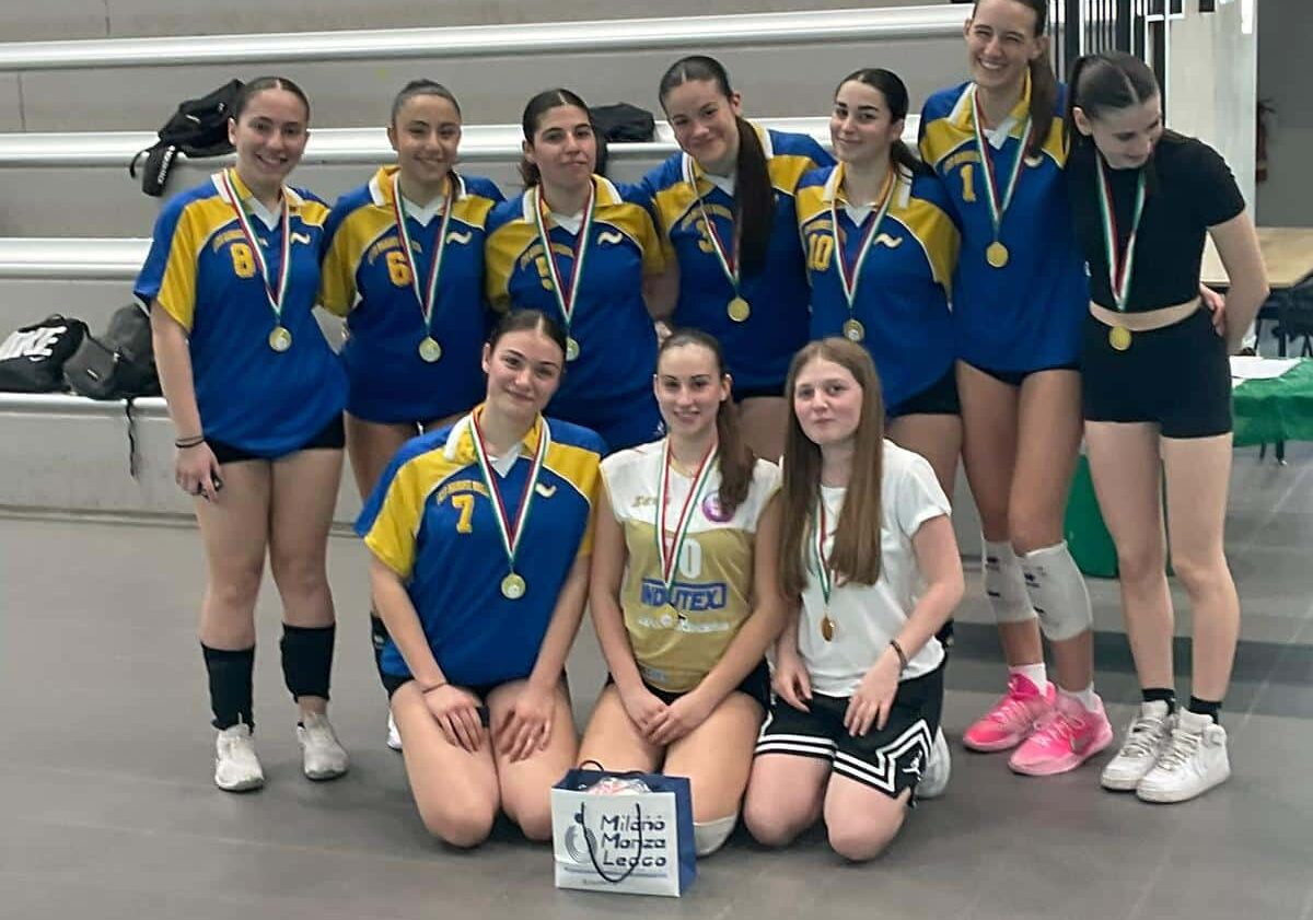Magenta, le ragazze del Bramante conquistano le finali regionali della pallavolo femminile