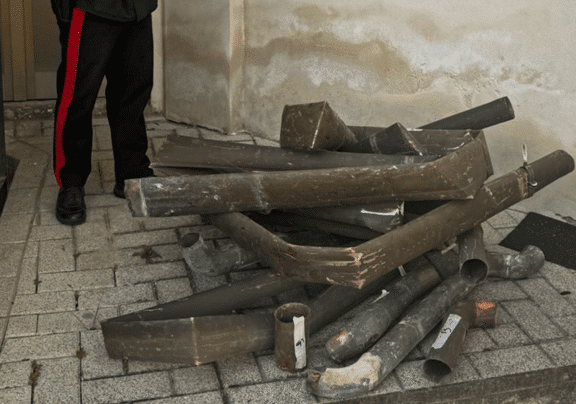 Oltrepò, rubano grondaie in rame dalla chiesa di Montecalvo Versiggia