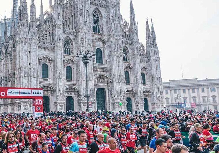 Ventenne collassa alla Stramilano, ricoverato al Policlinico